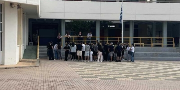 Ο Δήμαρχος Αγίου Νικολάου  συναντήθηκε με  μαθητές λίγο πριν από την έναρξη των Πανελλαδικών εξετάσεων και τους ευχήθηκε καλή επιτυχία