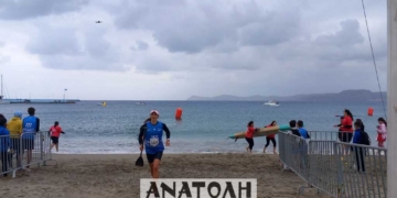 Ξεκίνησε το Παγκόσμιο Κύπελλο SUP στην Σητεία με εντυπωσιακή αγωνιστική δράση στην παραλία της Σητείας