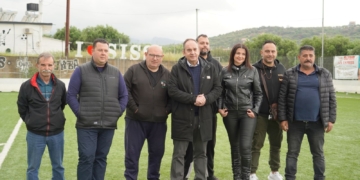 Επίσκεψη του Ιωάννη Πλακιωτάκη στις αθλητικές εγκαταστάσεις Σισίου
