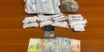 Εισαγωγή Ναρκωτικών μέσω Ταχυδρομείου – Συλλήψεις για Δέματα με Κάνναβη σε Ηράκλειο και Χερσόνησο