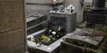 Η προτομή του Jim Morrison βρέθηκε 37 χρόνια μετά την κλοπή της