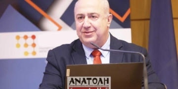 Αλαζονική συμπεριφορά προς μειοψηφία και εργαζόμενους καταγγέλλει ο επικεφαλής της μείζονος μειοψηφίας του Δημοτικού Συμβουλίου