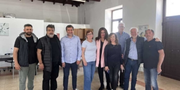 Τουριστικές Παράκτιες παρεμβάσεις στην Παχειά Άμμο και το Θόλο Καβουσίου