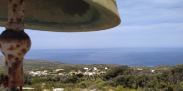 Πεζοπορία στην κορυφογραμμή Καστελίου στο Άνω Μεραμβέλλο