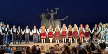 «Φίλοι μ’ καλώς ορίσατε!» Αφιέρωμα στη μουσικοχορευτική παράδοση της Θράκης (βίντεο)