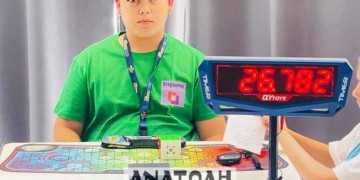 O 12χρονος συμπολίτης μας Νίκος Στεφανάκης σε παγκόσμιο διαγωνισμό Rubik