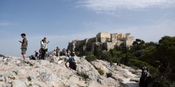Περισσότερα από 4 εκατομμύρια τουρίστες επισκέφθηκαν τη χώρα μας στο τετράμηνο Ιανουαρίου