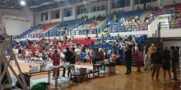 Κλιμάκιο του ΚΚΕ στην πυρκαγιά στην περιοχή της Αχλιάς