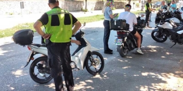 Ένας στους εξι παραβάτες στην πρώτη εβδομάδα της εκστρατείας της Τροχαίας για κράνος