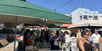 Στην νέα της θέση λειτουργεί πλέον η λαϊκή αγορά στον Αγ. Νικόλαο (βίντεο)