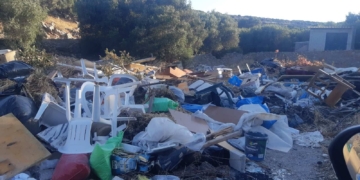Ας μην αφήνουμε τα απορρίμματα σε ακατάλληλα σημεία, γιατί επιβαρύνουμε το περιβάλλον και την καθημερινότητα όλων μας