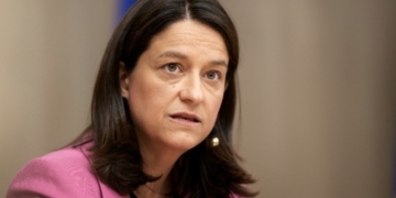 Κεραμέως: Kάτω από το 8% η ανεργία τον Μάιο του 2025 – Τα στοιχεία της ΕΛΣΤΑΤ