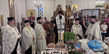 Πλήθος Πιστών στον Εορτασμό του Αγίου Φανουρίου στον Σταυρό Αγίου Νικολάου (βίντεο)