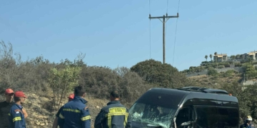 Σφοδρή σύγκρουση μίνι βαν στην Αγία Πελαγία : Μεγάλη κινητοποίηση αρχών και κυκλοφοριακό χάος