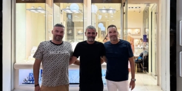 Ο Μάνος Καρλάφτης στον πάγκο του Άγιος Νικόλαος Europlan