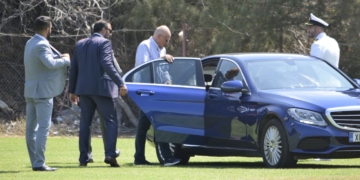 Συνάντηση κορυφής στον Άγιο Νικόλαο (βίντεο)
