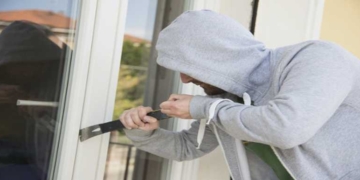 Ύποπτες κινήσεις τριών ατόμων γύρω από σπίτια στον Άγιο Νικόλαο