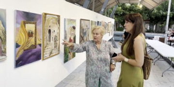 Έκθεση ζωγραφικής Ισμήνης Γαλανοπούλου ως και τις 4 Aυγούστου στον Δημοτικό Κήπο Σητείας (video)