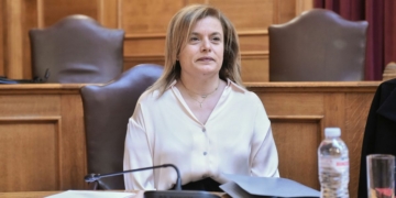 Βουλή: Εγκρίθηκε ο διορισμός της Αλεξάνδρας Ρογκάκου ως διοικητή της Εθνικής Αρχής Διαφάνειας
