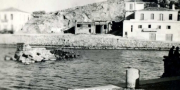 Ο μικρός λιμενοβραχίονας του Αγίου Νικολάου και το πρώτο (!) κότερο