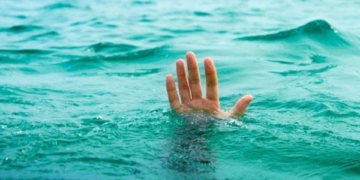 Ηλικιωμένος μεταφέρθηκε από την πλαζ της Άμμου στο Γενικό Νοσοκομείο Αγίου Νικολάου