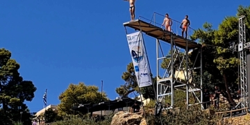 Cliff Diving 2025 στον Αγ. Νικόλαο, η προπόνηση των αθλητών (βίντεο)