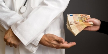 Ιπποκράτειο νοσοκομείο: Νέα καταγγελία για τον γιατρό που συνελήφθη για φακελάκι