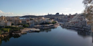 Στο λιμάνι Αγίου Νικολάου το 248 μέτρων κρουαζιερόπλοιο Explora I