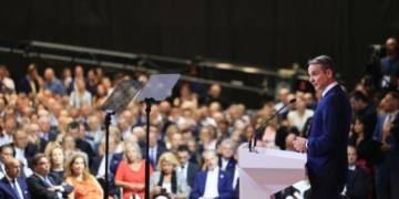 Κυρ. Μητσοτάκης: Θεσπίζουμε χαμηλότερο συντελεστή 25% για εισοδήματα από ενοίκια από 12.000-24.000 ευρώ – Μειώνεται στο μισό ο ΕΝΦΙΑ από το 2026, στα χωριά μέχρι 1500 κατοίκους