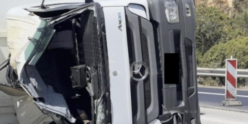 Χωρίς τις αισθήσεις του ανασύρθηκε οδηγός φορτηγού που κινούνταν στον ΒΟΑΚ