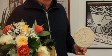 Το 13ο Πανελλήνιο Φεστιβάλ Ερασιτεχνικού Θεάτρου Ιεράπετρας τίμησε τον Γιώργο Αντωνάκη