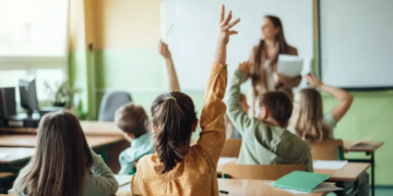 Απαράδεκτη πολιτική απόφαση της κυβέρνησης να παραμείνουν υποστελεχωμένα τα σχολεία και μετά τη β’ φάση πρόσληψης αναπληρωτών