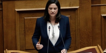 Ψηφιακή Κάρτα Εργασίας: Σε αυτούς τους κλάδους επεκτείνεται τον Νοέμβριο – Το μήνυμα Κεραμέως
