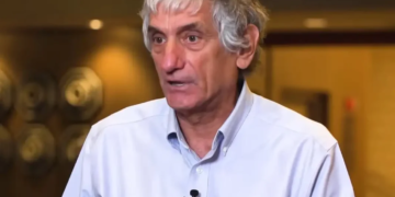 John M. Martinis: Ποιος είναι ο Ελληνοαμερικανός που κέρδισε το Νόμπελ Φυσικής