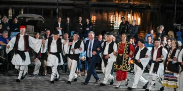 Αντάμωμα – Χορός Ηπειρωτών στη Λίμνη Αγίου Νικολάου