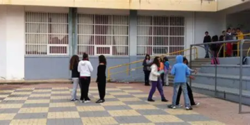 Το ελληνικό εκπαιδευτικό σύστημα από τη ματιά των εφήβων