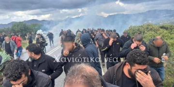 Χανιά: Εκτεταμένα επεισόδια μεταξύ διαδηλωτών αγροτών και αστυνομικών δυνάμεων, κοντά στο αεροδρόμιο