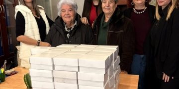 Χριστουγεννιάτικα γλυκίσματα από τα μέλη των Κ.Α.Π.Η Αγίου Νικολάου – Νεάπολης στο Κοινωνικό Παντοπωλείο του Δήμου Αγίου Νικολάου