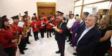 Ευχές και κάλαντα στον Περιφερειάρχη Κρήτης για τα Χριστούγεννα