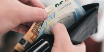 ΟΠΕΚΑ: Πληρωμή υποτροφιών 1.000 ευρώ σε μαθητές