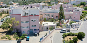 Ο Άγιος Βασίλης έφτασε στο Νοσοκομείο  Σητείας (video)
