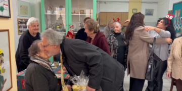 Ο Δήμαρχος  Σητείας συνοδευόμενος  από την Αντιδήμαρχο κα Βέρα Περράκη ευχήθηκε στους ωφελούμενους του ΚΑΠΗ (video)