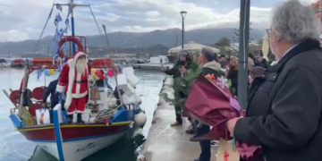 Έφτασε ο Άγιος Βασίλης στη Σητεία (video)