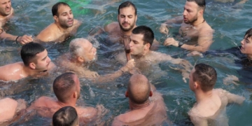 Η μεγάλη εορτή των Θεοφανίων φέρει το συμβολικό μήνυμα του φωτός της αλληλεγγύης, της ανθρωπιάς, της πνευματικής ανάτασης και της ελπίδας