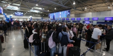 Κατεπείγουσα έρευνα για το «μπλακ άουτ» στα αεροδρόμια