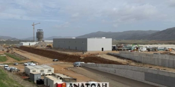 Σε κομβικό στάδιο τα μεγάλα έργα της Κρήτης – Στο αεροδρόμιο Καστελίου ο πρωθυπουργός