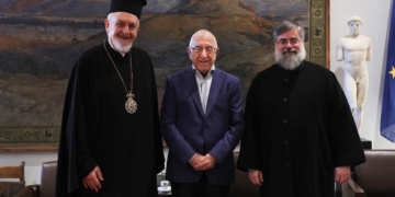 Συνάντηση Νικήτα Κακλαμάνη με τον Μητροπολίτη Γέροντα Χαλκηδόνος και τον Τ. Ταμπακάκη