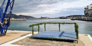 Έτοιμη η εξέδρα για τον Αγιασμό των Υδάτων στον Αγ. Νικόλαο