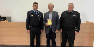 Τιμή στον Δήμαρχο Ιεράπετρας από την Πυροσβεστική Υπηρεσία Λασιθίου
