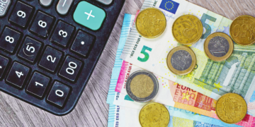 Αναδρομικά έως 12.500 ευρώ σε 60.000 συνταξιούχους